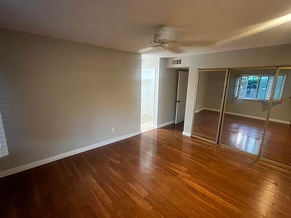 4th image of 3940 Dove St