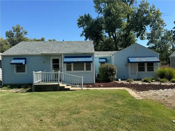 927 S Sycamore St, Ottawa, KS 66067
