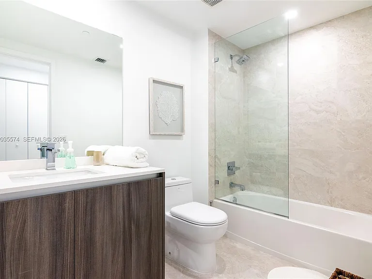 488 NE 18th St #615 — Photo 15