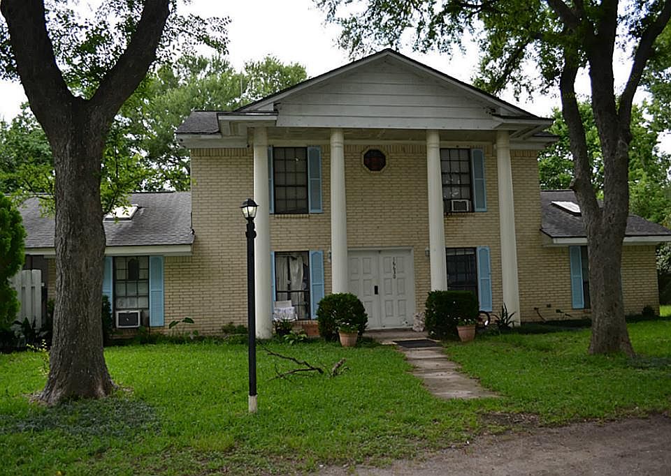 1st image of 16630 Pecan Dr