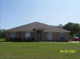 220 Plantation Dr, Burleson, TX 76028