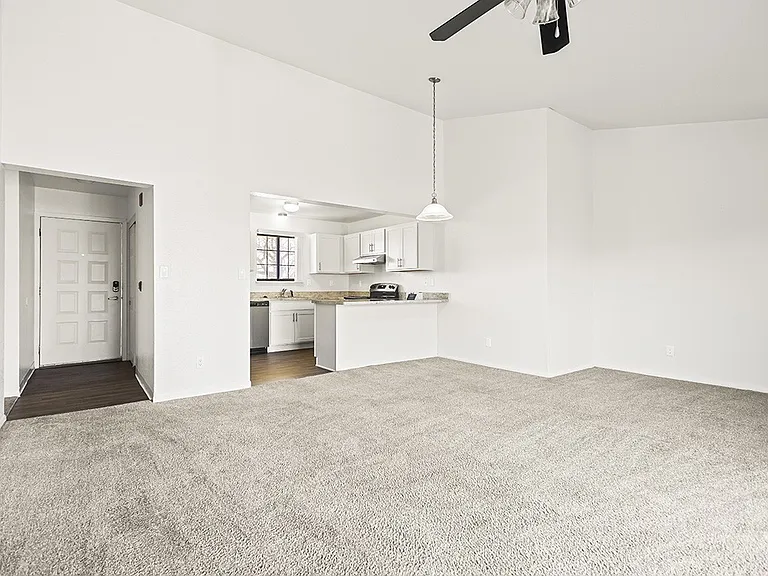 Tanglewood Apartments — Photo 36