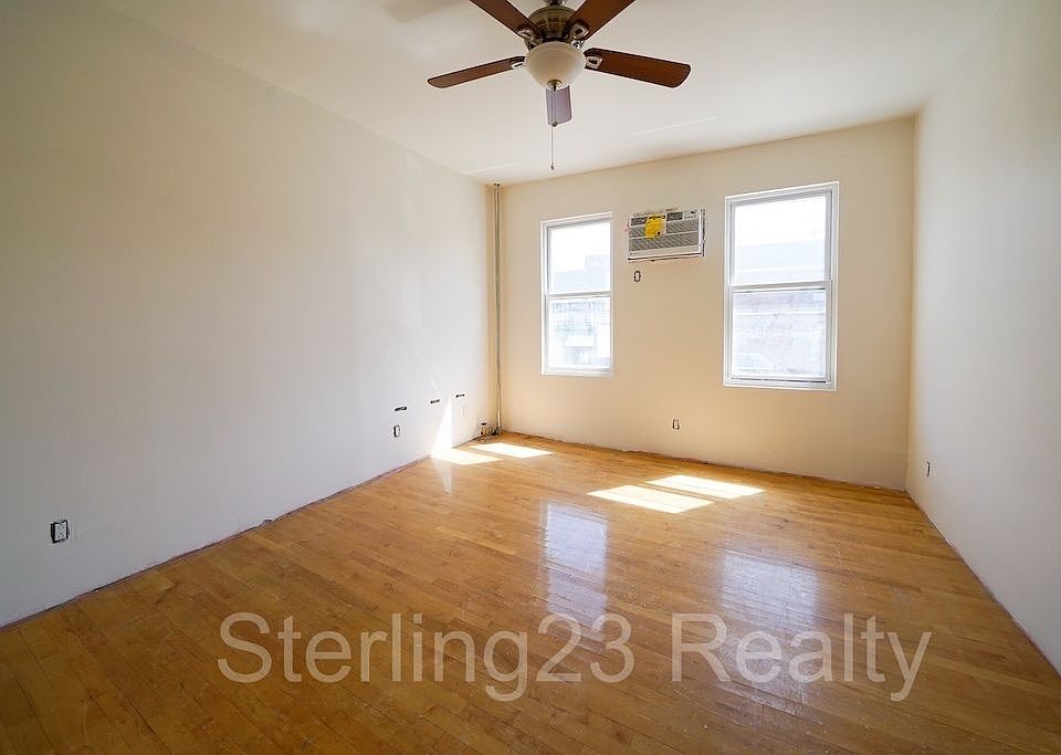 1st image of 3061 23rd St #2R
