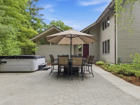 55 Shaw St, Belchertown, MA 01007