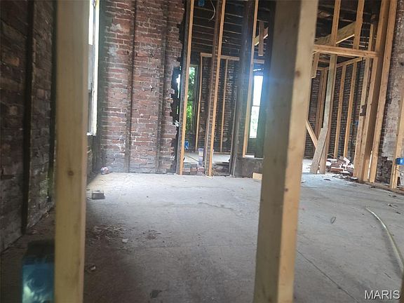 4th image of 4125 Enright Ave