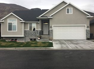 227 S Steed Ct, Farmington, UT 84025