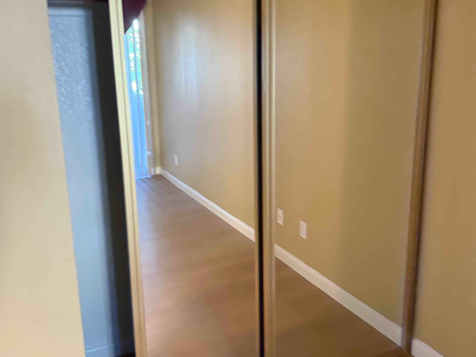 2 bed, 970 sqft, $3,250 — Photo 4