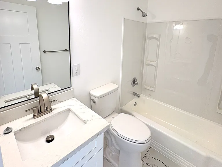 2345 Minor Ave E #17 — Photo 12