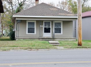 705 W 10th St, Metropolis, IL 62960