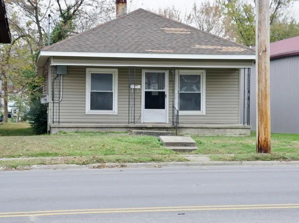 705 W 10th St, Metropolis, IL 62960