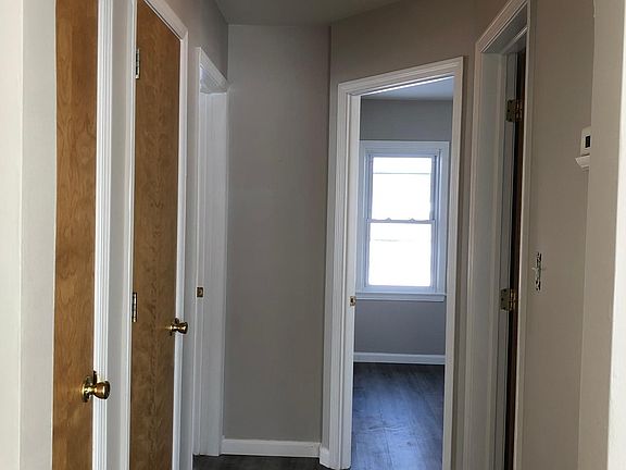 4th image of 925 Donald Ave