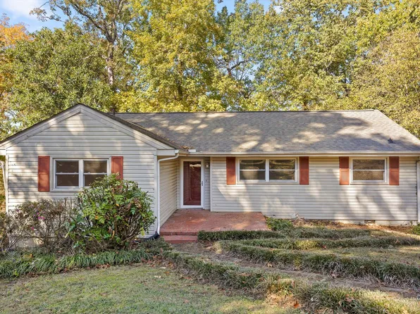 561 W Shadowlawn Dr, Chattanooga, TN 37404