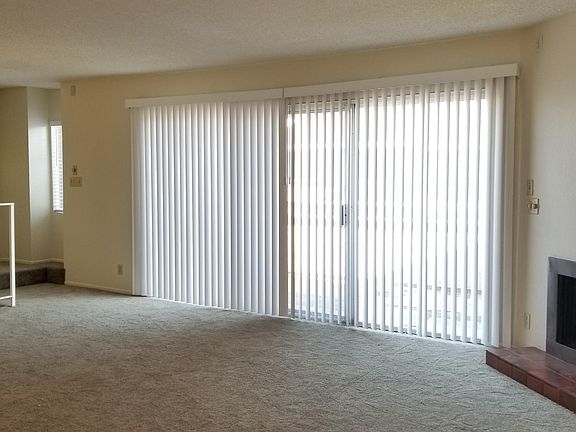 4th image of 747 Warwick Ave