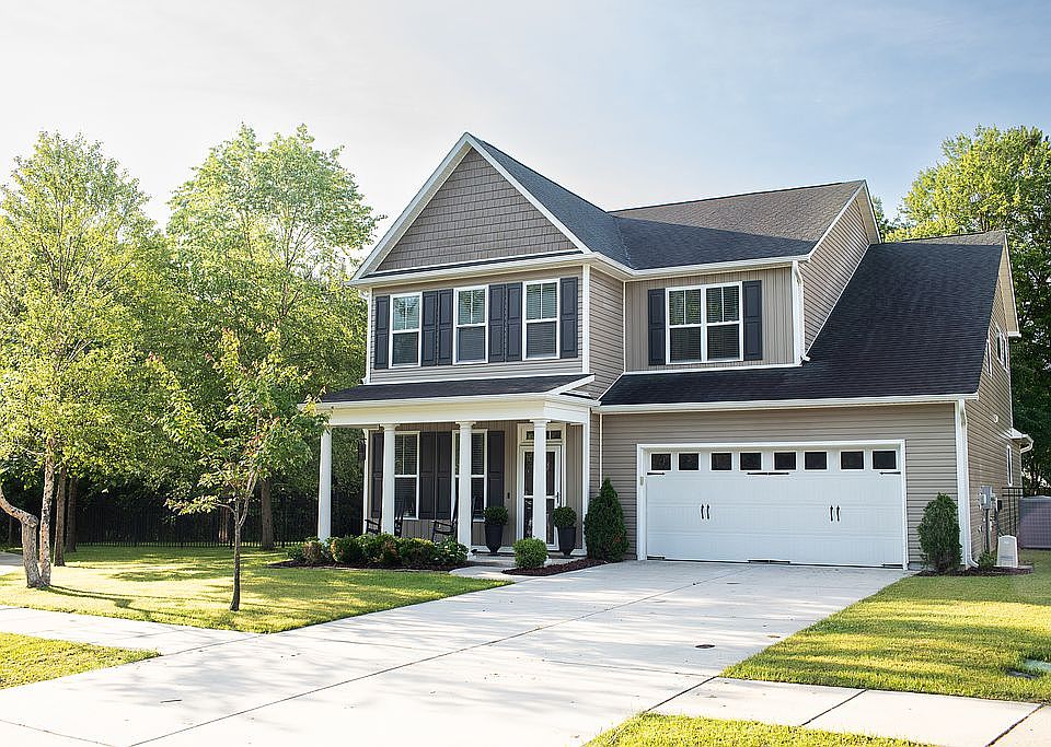 Curb View of Front
