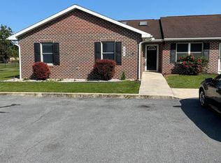 8902 Kuhn Rd, Greencastle, PA 17225