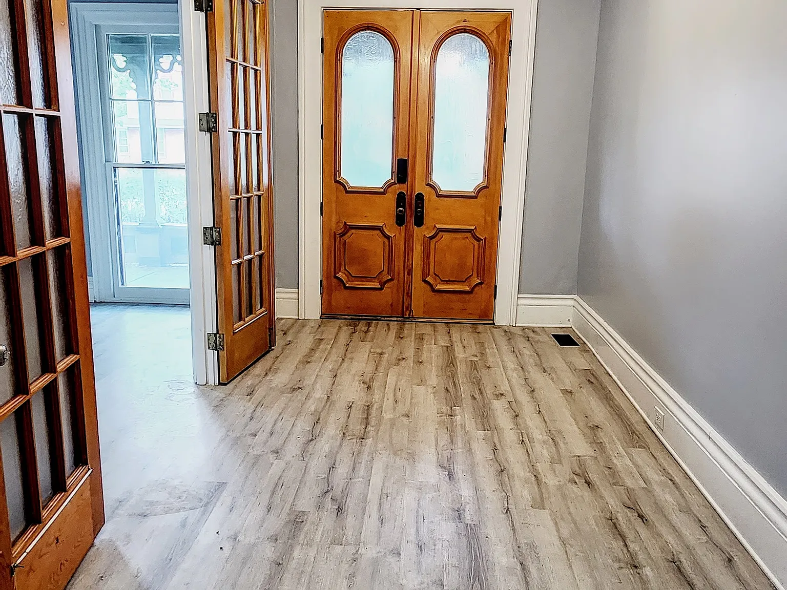 3 bed, 1200 sqft, $1,750 — Photo 2