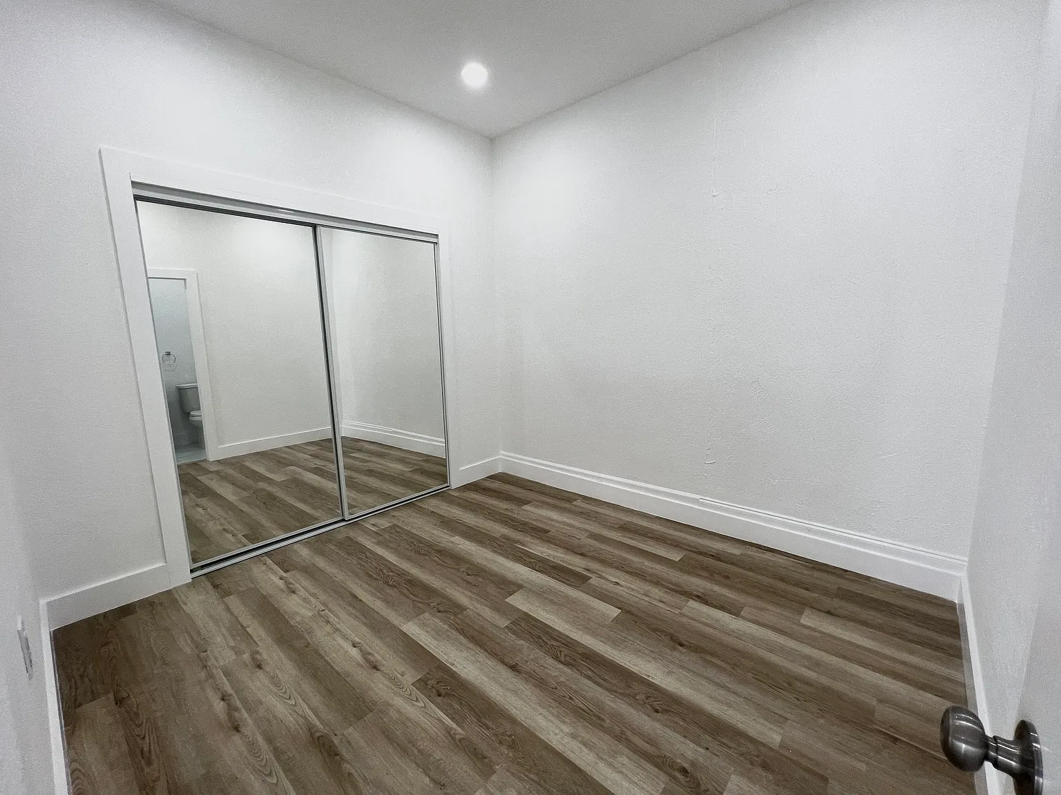 1 bed, $1,300 — Photo 4