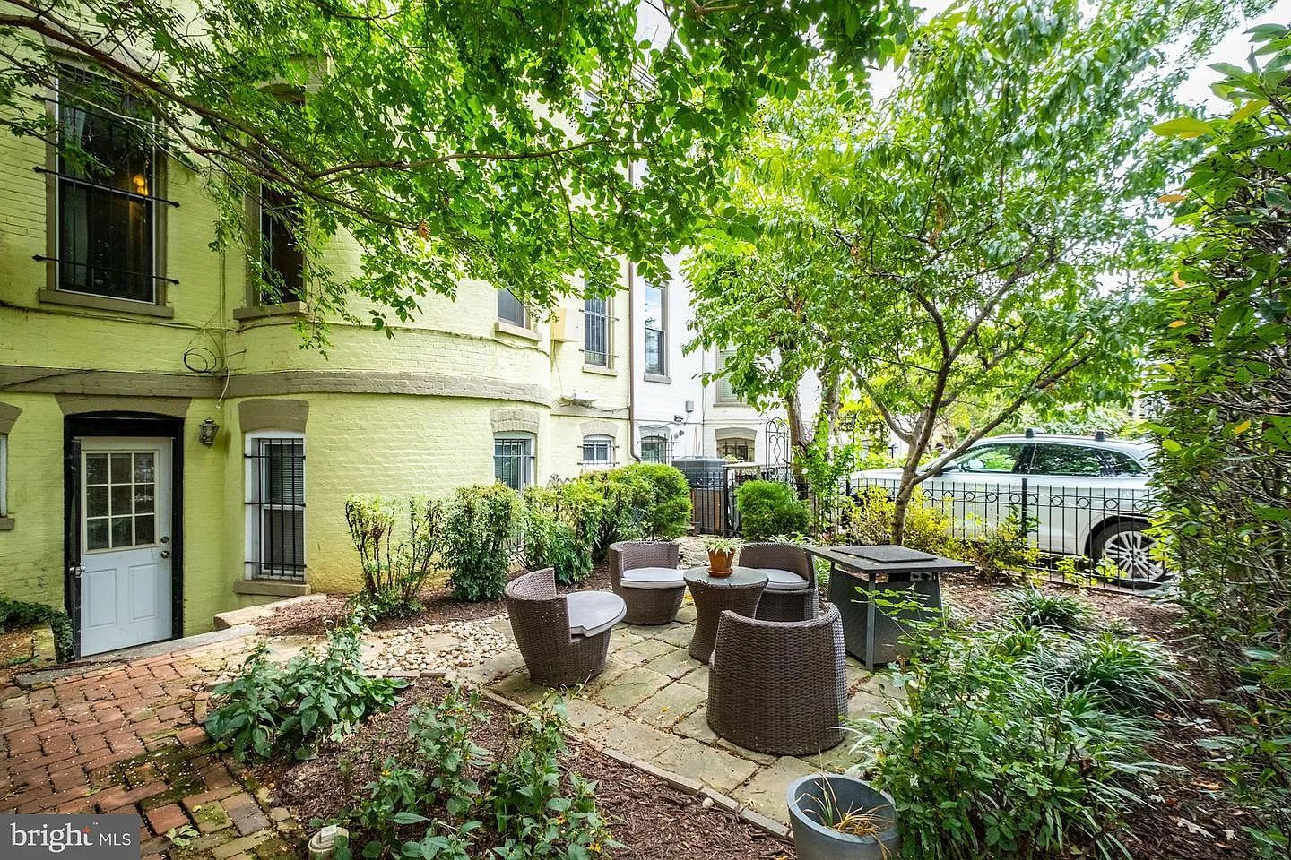 1 bed, 760 sqft, $2,300 — Photo 1
