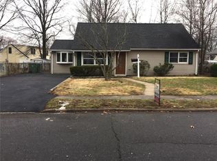 4 Caldwell Rd, Edison, NJ 08817