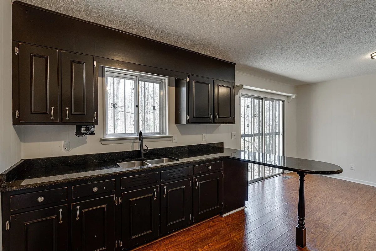 Building Photo - 2106 Dabney Dr