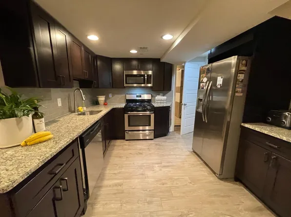 421 Pine St APT 1E, Philadelphia, PA 19106