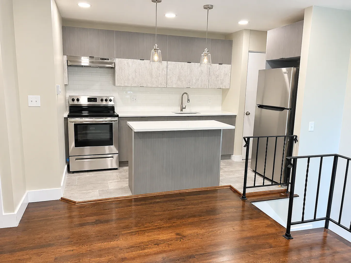 2 bed, $1,895 — Photo 1