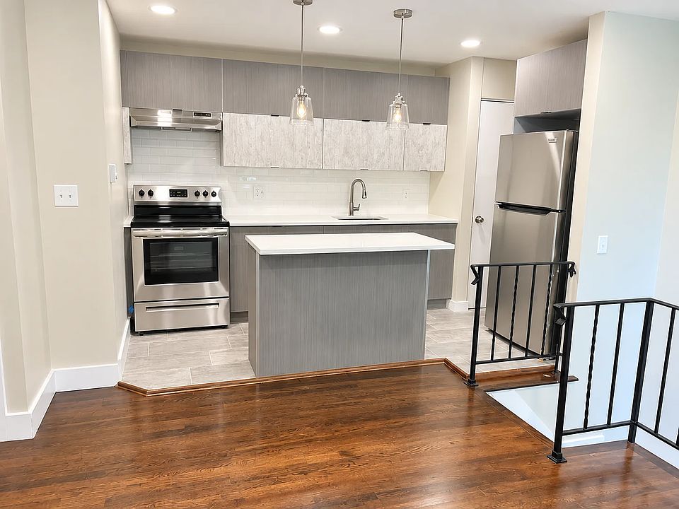 1st image of 285 S Center St #16