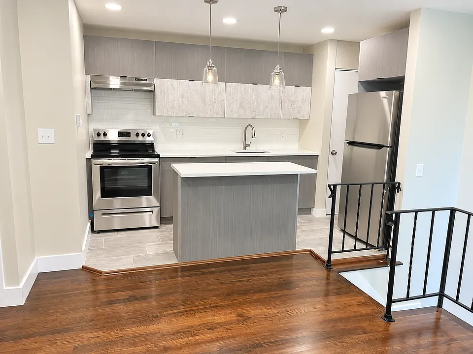 285 S Center St #16
