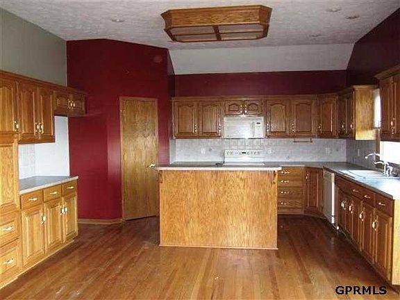 3rd image of 9302 S Parkview Blvd