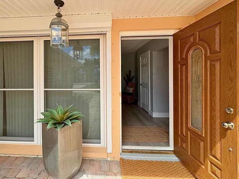 10128 Yacht Club Dr — Photo 4