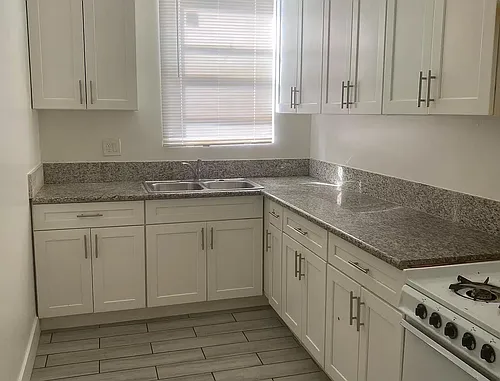 1303 S Vermont Ave #6 Photo 1