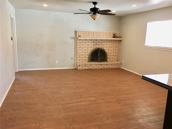 4th image of 3409 Flory Ave