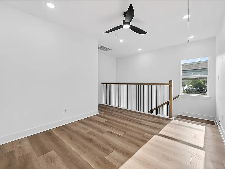 9334 Waller St — Photo 10