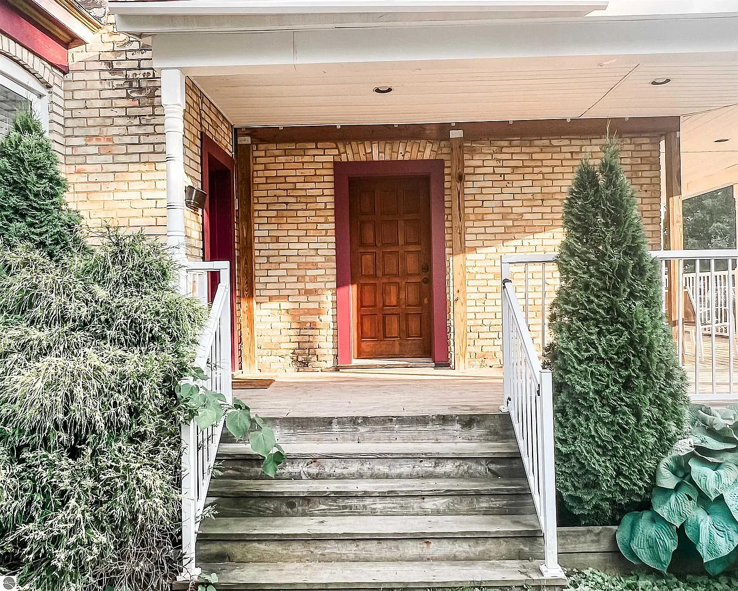 6 bed, 2.5 bath, 2525 sqft, $2,520 — Photo 3