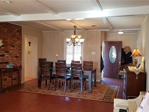 4th image of 1222 Emerson Ln