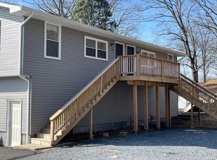 34 8th St #40A, Wind Gap, PA 18091
