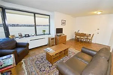 Rented by Plaza Real Estate Group