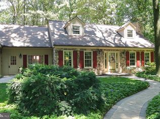 121 Angela Dr, New Holland, PA 17557