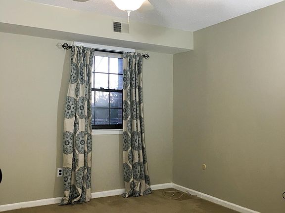 Middle Bedroom