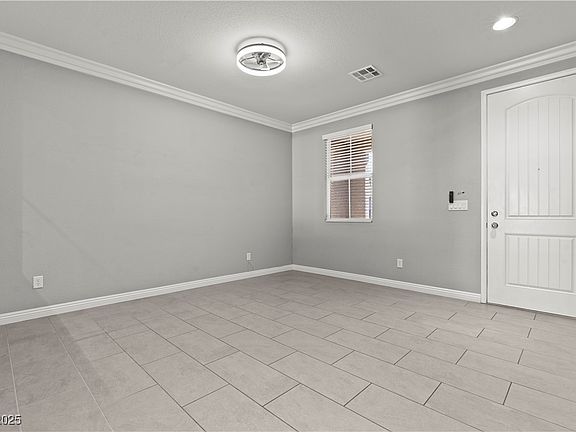 5th image of 5662 Tingley Ave