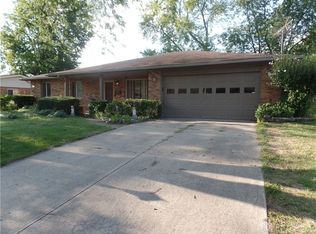 304 Highland Dr, Englewood, OH 45322