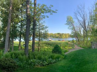 1275 Lakeview Rd, West Bend, WI 53090