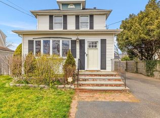 59 Railroad St, Greenlawn, NY 11740