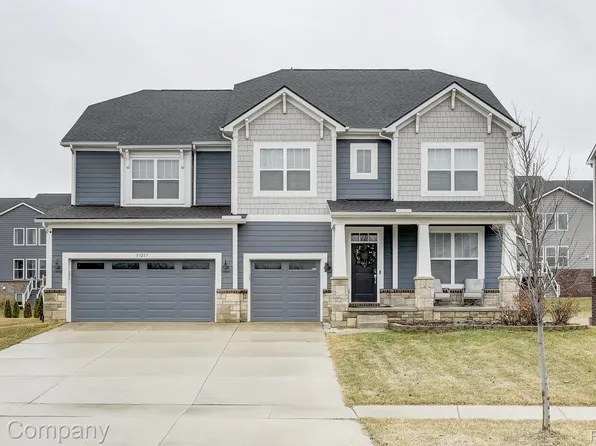 53217 Bay Laurel Ln, South Lyon, MI 48178