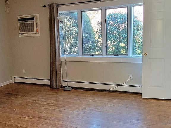 2nd image of 89A Bellport Ave #1