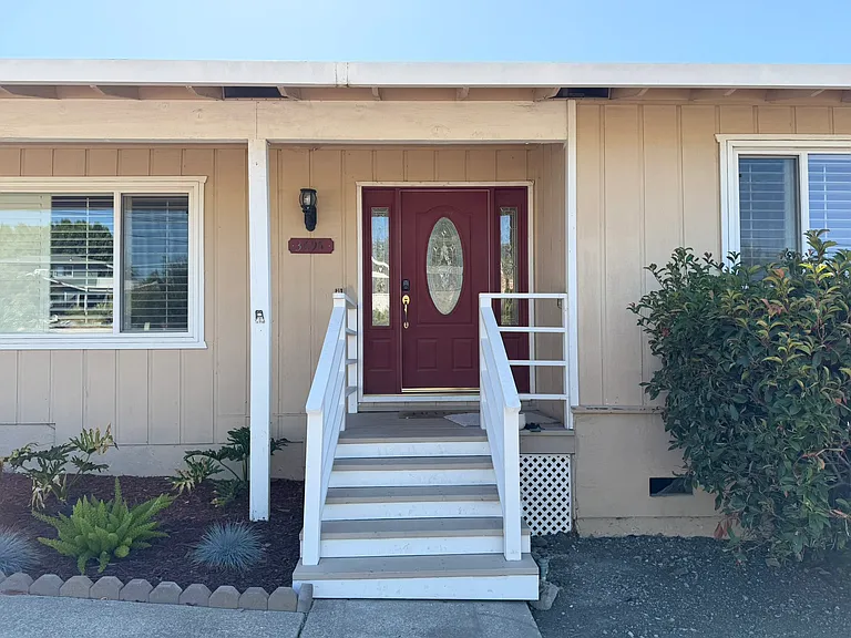 3695 Sanford St — Photo 8