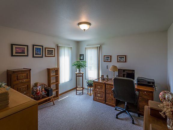 4th image of 4000 51st Ave