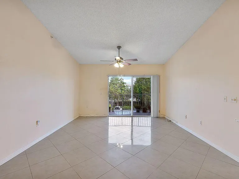 5011 Wiles Rd #303 — Photo 21