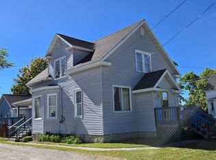 135 N 1st St, Manistique, MI 49854