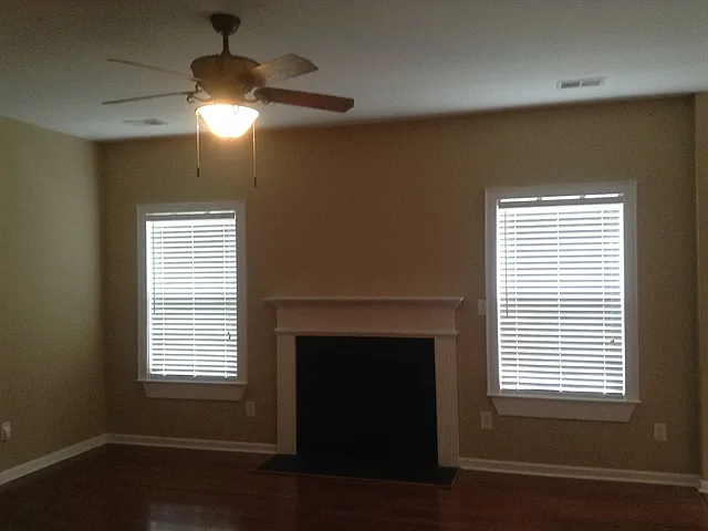 10004 Barrands Ln — Photo 8
